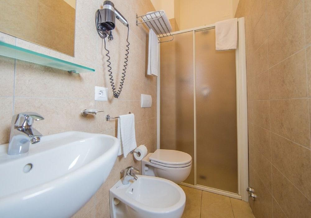 Mediterraneo Hotel & Suites กัตตอลิกา ภายนอก รูปภาพ