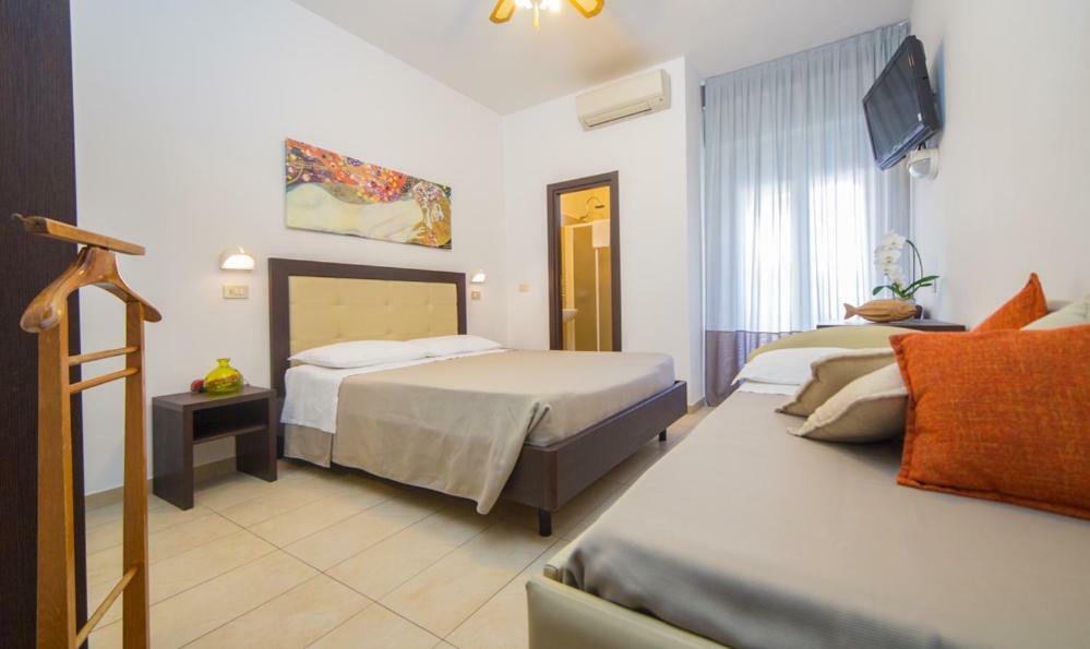 Mediterraneo Hotel & Suites กัตตอลิกา ภายนอก รูปภาพ