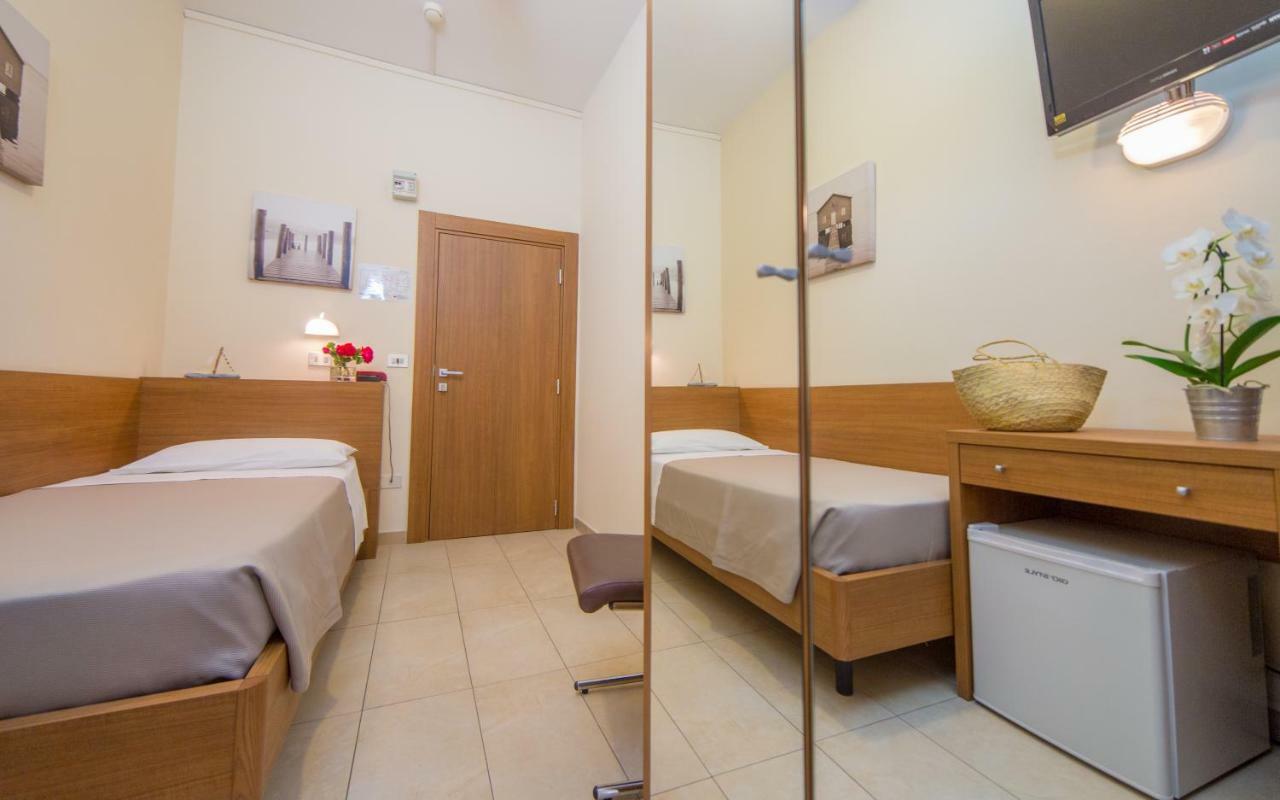 Mediterraneo Hotel & Suites กัตตอลิกา ภายนอก รูปภาพ