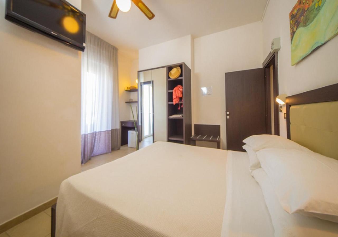 Mediterraneo Hotel & Suites กัตตอลิกา ภายนอก รูปภาพ