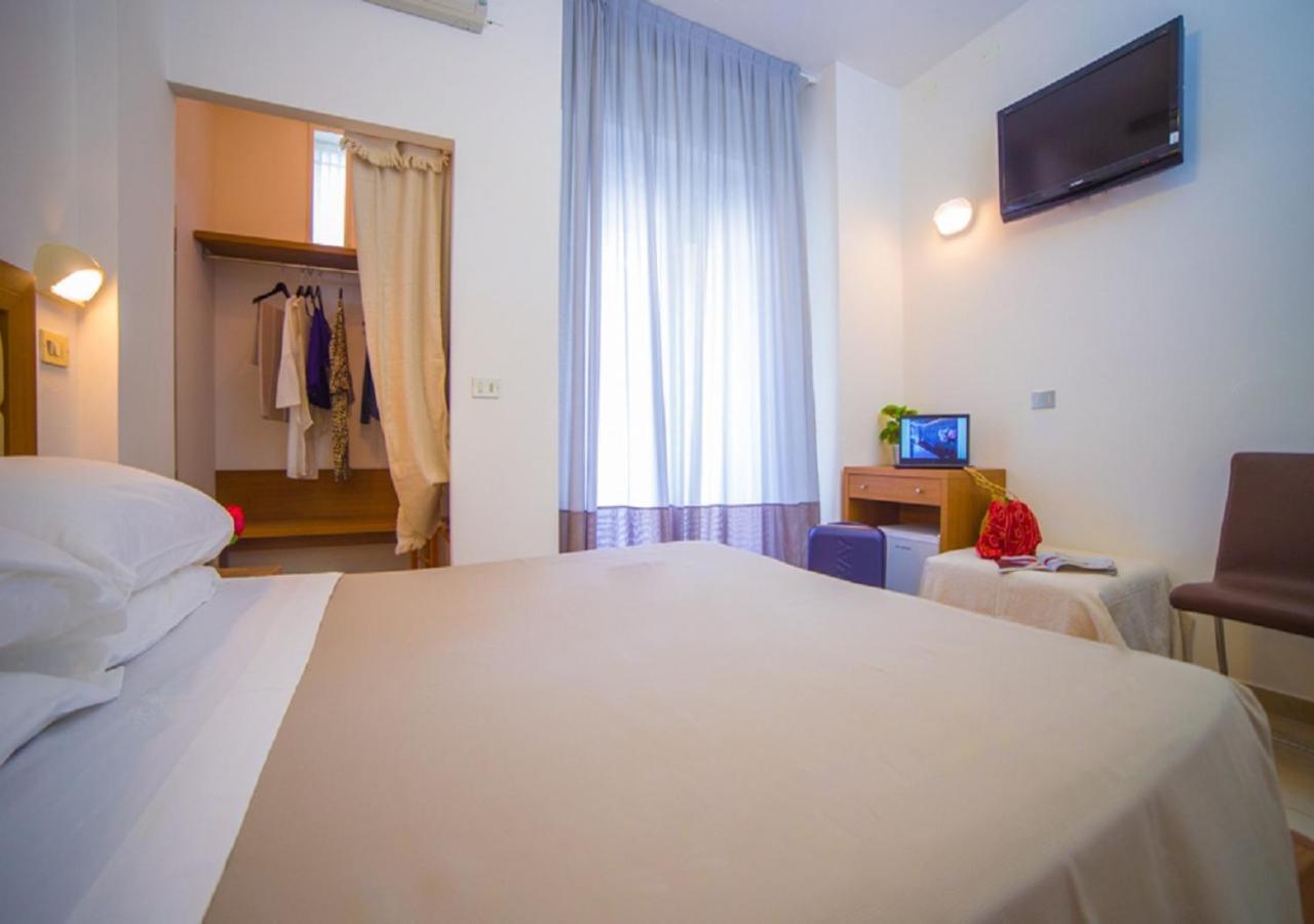 Mediterraneo Hotel & Suites กัตตอลิกา ภายนอก รูปภาพ