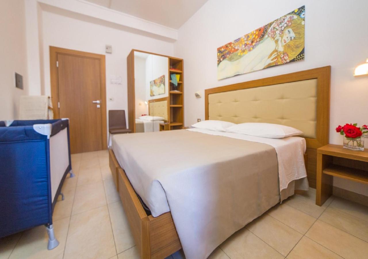 Mediterraneo Hotel & Suites กัตตอลิกา ภายนอก รูปภาพ