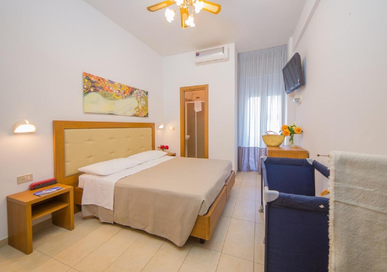 Mediterraneo Hotel & Suites กัตตอลิกา ภายนอก รูปภาพ