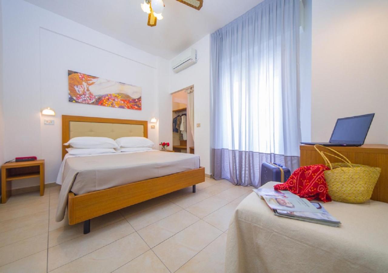 Mediterraneo Hotel & Suites กัตตอลิกา ภายนอก รูปภาพ