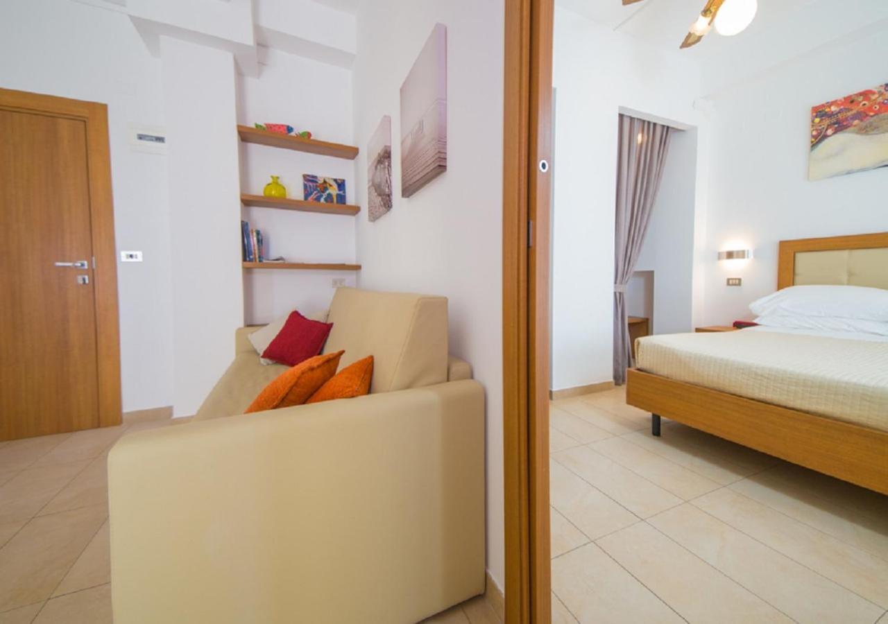 Mediterraneo Hotel & Suites กัตตอลิกา ภายนอก รูปภาพ